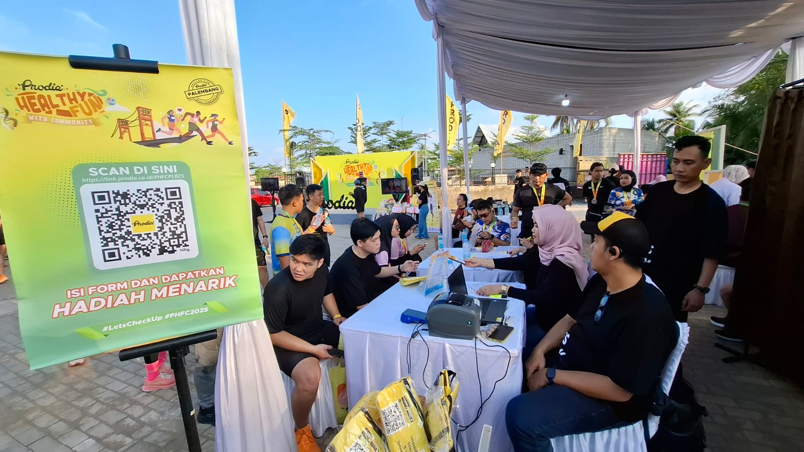 Layanan pengecekan kesehatan gratis yang dimanfaatkan peserta Prodia Healthy and Fun With Community di Palembang Sumsel (Seputarsumatera.com)