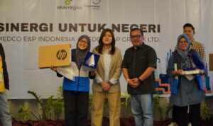 Jurnalis Seputarsumatera.com Nefri Inge meraih Juara 3 Lomba Karya Tulis Jurnalistik Industri Hulu Migas 2025 yang diselenggarakan KKKS Medco E&P Indonesia dan KKKS Medco E&P Grissik Ltd. (Dok. Humas KKKS Medco E&P Indonesia dan KKKS Medco E&P Grissik Ltd) Jurnalis Seputarsumatera.com Nefri Inge meraih Juara 3 Lomba Karya Tulis Jurnalistik Industri Hulu Migas 2025 yang diselenggarakan KKKS Medco E&P Indonesia dan KKKS Medco E&P Grissik Ltd. (Dok. Humas KKKS Medco E&P Indonesia dan KKKS Medco E&P Grissik Ltd)