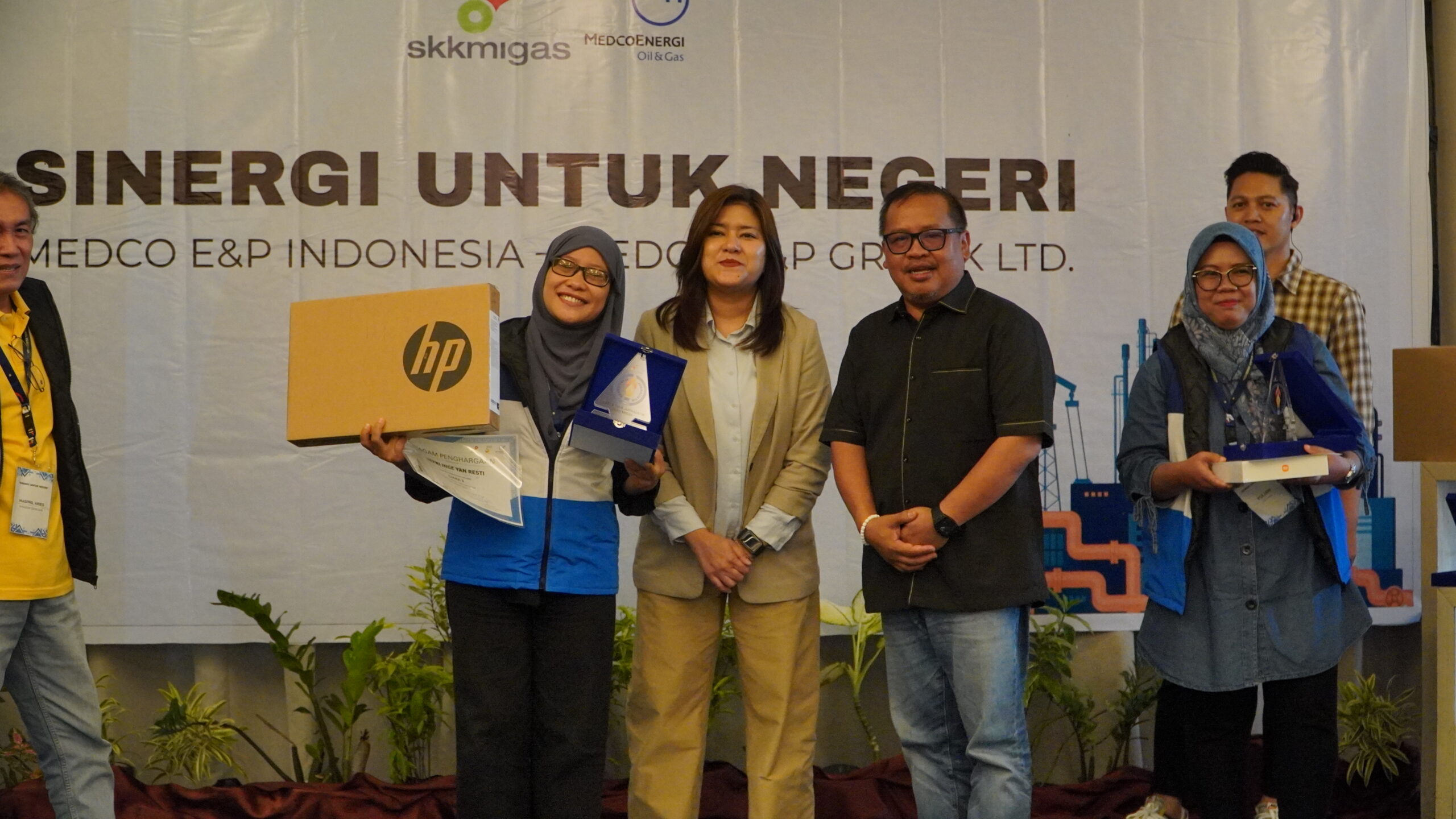 Jurnalis Seputarsumatera.com Nefri Inge meraih Juara 3 Lomba Karya Tulis Jurnalistik Industri Hulu Migas 2025 yang diselenggarakan KKKS Medco E&P Indonesia dan KKKS Medco E&P Grissik Ltd. (Dok. Humas KKKS Medco E&P Indonesia dan KKKS Medco E&P Grissik Ltd)