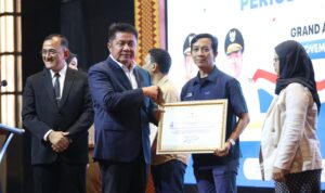 Pemprov Sumsel turut memberikan penghargaan kepada mitra strategis seperti AMSI Sumsel yang diterima Ketua AMSI Sumsel Ardhy Fitriansyah (Seputarsumatera.com) Pemprov Sumsel turut memberikan penghargaan kepada mitra strategis seperti AMSI Sumsel yang diterima Ketua AMSI Sumsel Ardhy Fitriansyah (Seputarsumatera.com)