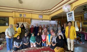 Tim Pengabdian Universitas Sriwijaya (Unsri) melaksanakan kegiatan pengabdian masyarakat di Desa Meranjat Kecamatan Indralaya Selatan Kabupaten Ogan Ilir Sumatera Selatan (Sumsel) (Dok. Humas Unsri / Seputarsumatera.com) Tim Pengabdian Universitas Sriwijaya (Unsri) melaksanakan kegiatan pengabdian masyarakat di Desa Meranjat Kecamatan Indralaya Selatan Kabupaten Ogan Ilir Sumatera Selatan (Sumsel) (Dok. Humas Unsri / Seputarsumatera.com)