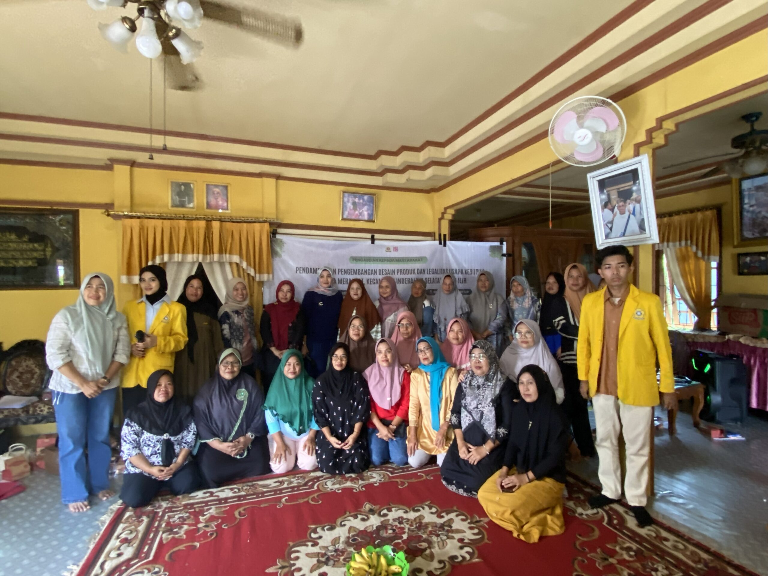 Tim Pengabdian Universitas Sriwijaya (Unsri) melaksanakan kegiatan pengabdian masyarakat di Desa Meranjat Kecamatan Indralaya Selatan Kabupaten Ogan Ilir Sumatera Selatan (Sumsel) (Dok. Humas Unsri / Seputarsumatera.com)