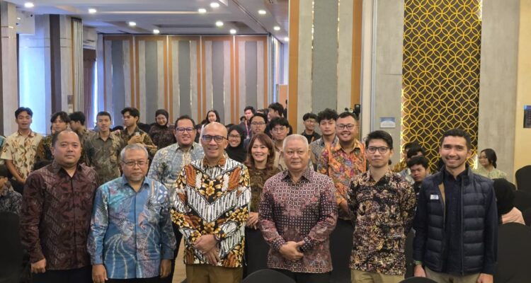 Direktur Utama Pertamina Drilling, Avep Disasmita, hadir sebagai dosen tamu di Universitas Gadjah Mada (UGM) Yogyakarta, Sabtu (19/10), dalam forum International Energy Summit 2025 yang diselenggarakan oleh AAPG UGM Student Chapter. (Dok. Humas Pertamina Drilling / Seputarsumatera.com)