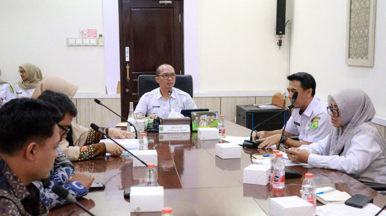 Tim BPKP Sumsel melakukan diskusi dengan Pemerintah Kabupaten Musi Banyuasin, termasuk Dinas Pemberdayaan Masyarakat Desa (DPMD) dan Inspektorat, untuk membahas rencana kerja dan strategi evaluasi (Dok. Kominfo Musi Banyuasin / Seputarsumatera.com)