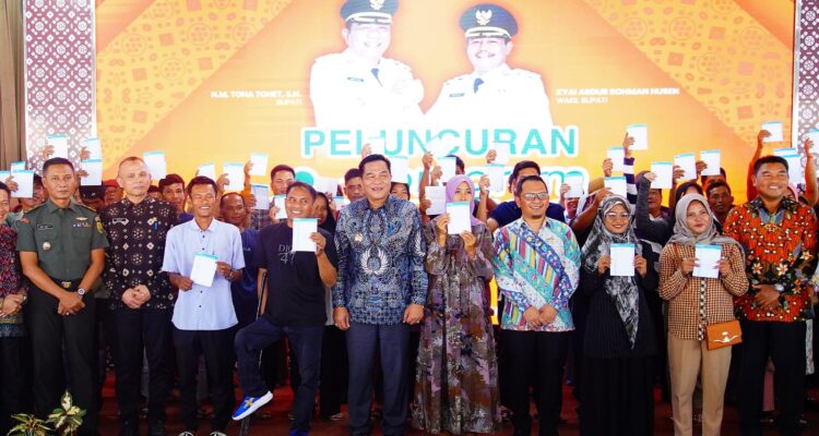 Bupati Musi Banyuasin Toha meluncurkan Program Keluarga Maju (PKM) di Sekayu (Dok. Humas Kominfo Muba / Seputarsumatera.com)
