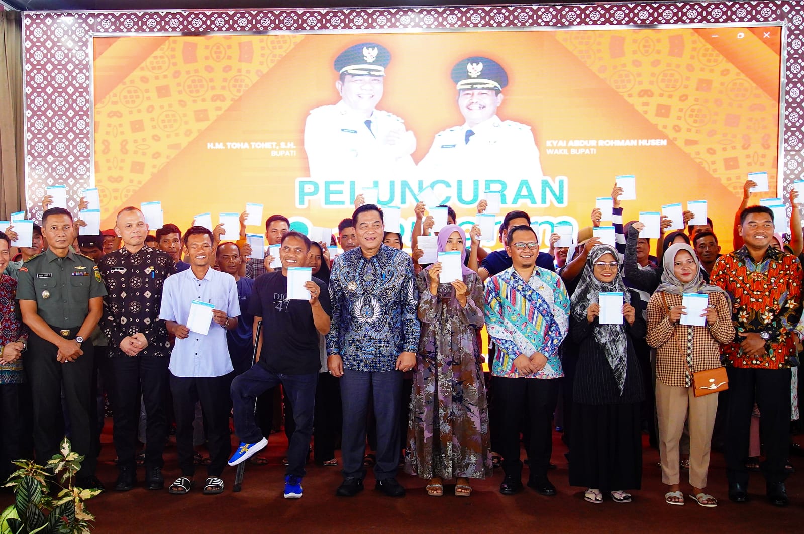 Bupati Musi Banyuasin Toha meluncurkan Program Keluarga Maju (PKM) di Sekayu (Dok. Humas Kominfo Muba / Seputarsumatera.com)