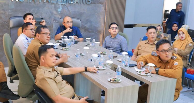 Rapat di Kantor BPS Kota Palembang, Senin (5/1/2026), (Dok. Kominfo Palembang / Seputarsumatera.com)