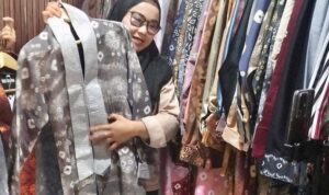 Pertamina Patra Niaga Regional Sumbagsel Perkuat Peran Habar Jumputan dalam Melestarikan Kain Khas Sumsel (Dok. Humas Pertamina Patra Niaga / Seputarsumatera.com)