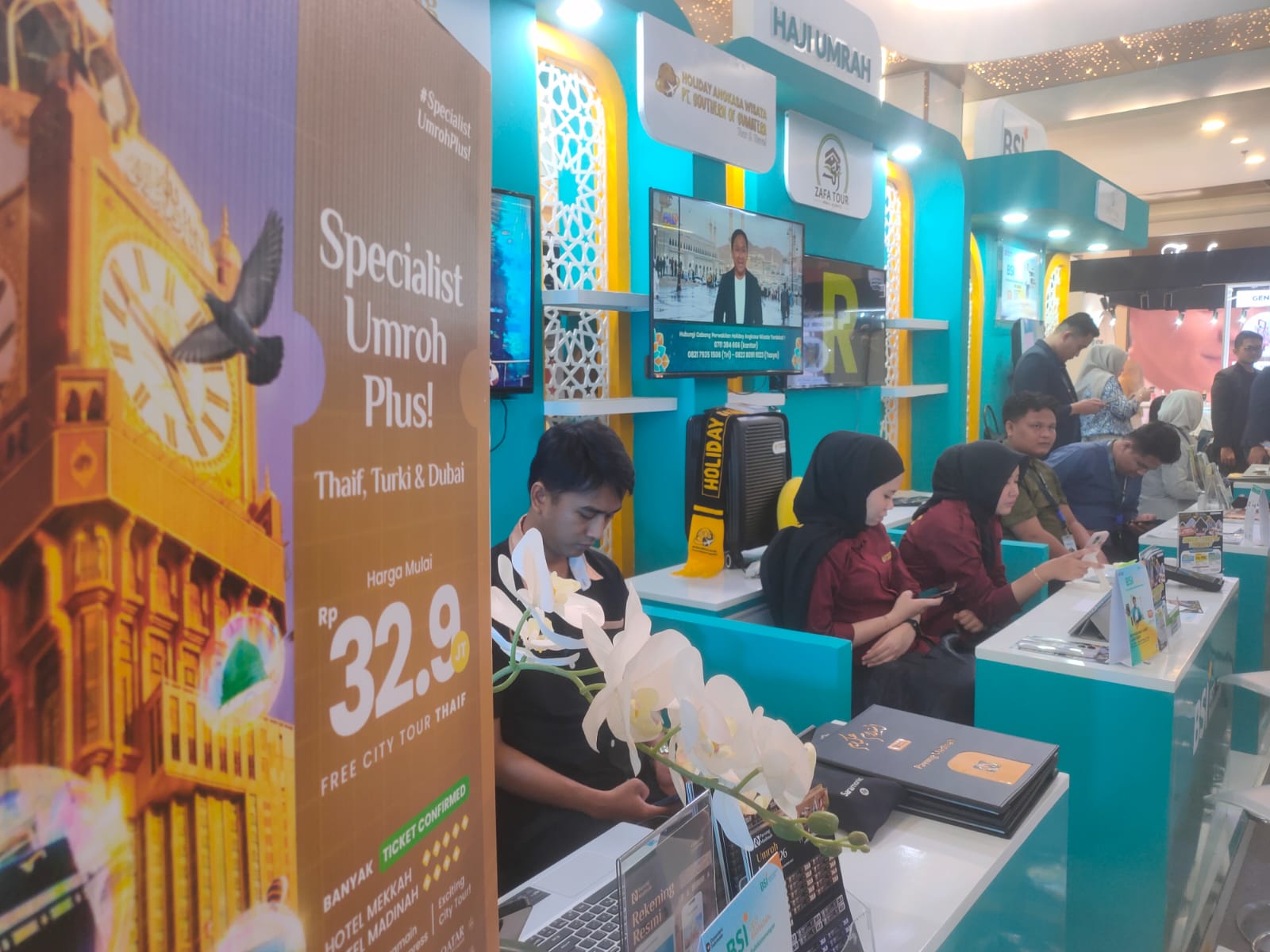 Layanan Umrah dan Bank Emas di BSI, yang dipamerkan di BSI Festival Ramadan (Seputarsumatera.com)