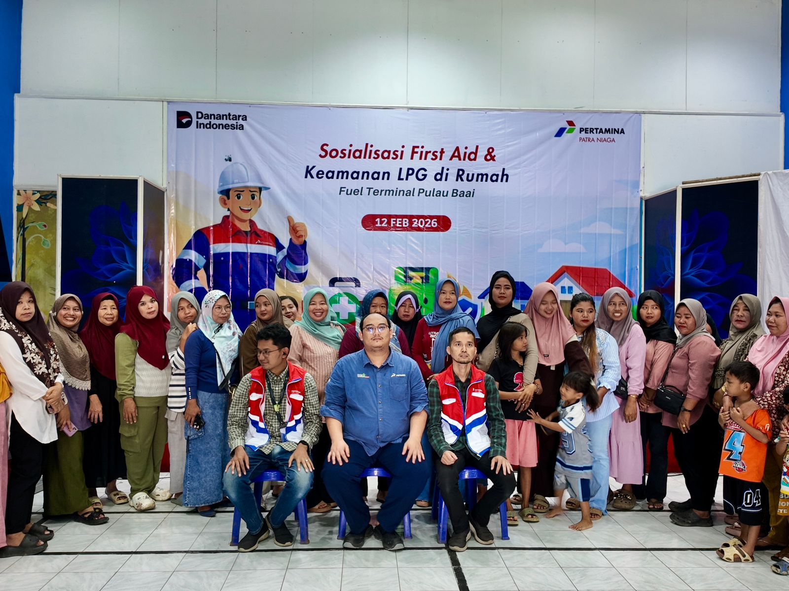 Pertamina Patra Niaga Regional Sumbagsel Hadirkan Layanan Kesehatan Gratis untuk Warga Sekitar FT Pulai Baai (Dok. Humas Pertamina Patra Niaga Sumbagsel) Pertamina Patra Niaga Regional Sumbagsel Hadirkan Layanan Kesehatan Gratis untuk Warga Sekitar FT Pulai Baai (Dok. Humas Pertamina Patra Niaga Sumbagsel)