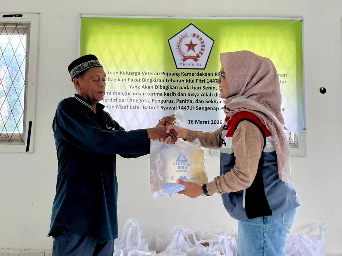 Pertamina Patra Niaga Regional Sumbagsel Berbagi Kebahagiaan Ramadan Bersama Keluarga Veteran dan Komunitas (Dok. Humas Pertamina Patra Niaga Sumbagsel)