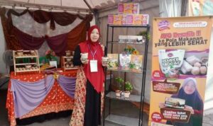 Pempek Bunda Rara, UMKM Binaan Pertamina Patra Niaga Sumbagsel Raup Omzet Rp20 Jutaan per Bulan (Dok. Humas Pertamina Patra Niaga Sumbagsel) Pempek Bunda Rara, UMKM Binaan Pertamina Patra Niaga Sumbagsel Raup Omzet Rp20 Jutaan per Bulan (Dok. Humas Pertamina Patra Niaga Sumbagsel)