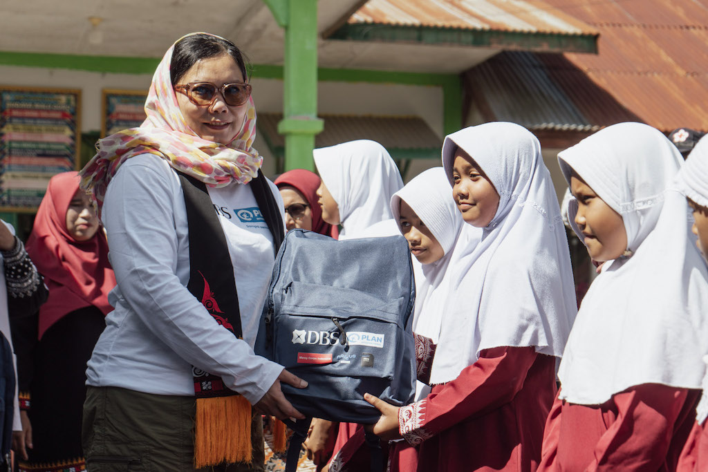 Bank DBS Indonesia Salurkan Bantuan Rp6 Miliar untuk Pemulihan Bencana Sumatra (Dok. Humas Bank DBS / Seputarsumatera.com) Bank DBS Indonesia Salurkan Bantuan Rp6 Miliar untuk Pemulihan Bencana Sumatra (Dok. Humas Bank DBS / Seputarsumatera.com)