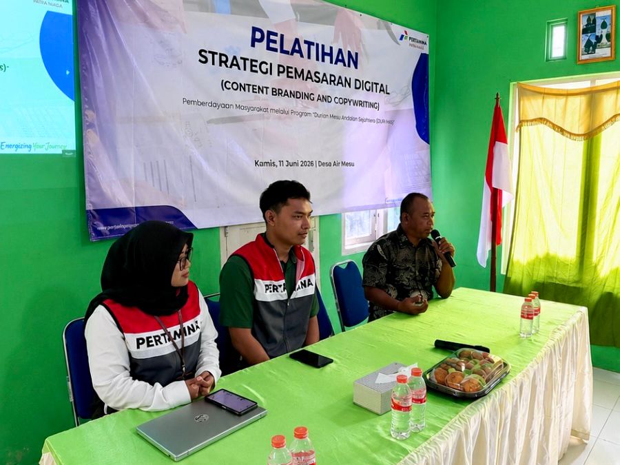 Pertamina Patra Niaga Regional Sumbagsel perkuat kapasitas digital UMKM dan Pokdarwis Desa Air Mesu (Dok. Humas Pertamina Patra Niaga)