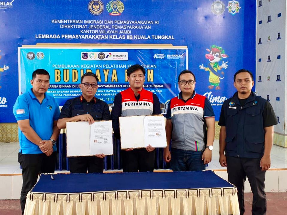 Pertamina Patra Niaga Regional Sumbagsel perkuat pembinaan warga Lapas Kuala Tungkal lewat budidaya ikan air tawar (Dok. Humas Pertamina Patra Niaga Sumbagsel) Pertamina Patra Niaga Regional Sumbagsel perkuat pembinaan warga Lapas Kuala Tungkal lewat budidaya ikan air tawar (Dok. Humas Pertamina Patra Niaga Sumbagsel)