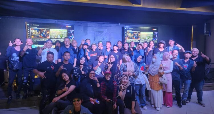 Mengusung tema 90'an, parade reunian musik dan budaya digelar Yayasan Kawan Lamo Galo, menjadi rangkaian perayaan HUT ke-9, di GenZ Cafe Palembang (Dok. Humas Yayasan Kawan Lamo Galo / Seputarsumatera.com)