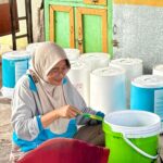 Memilah, memilih dan peduli: Pertamina Patra Niaga Regional Sumbagsel dukung warga Kasang kelola sampah (Dok. Humas Pertamina Patra Niaga Sumbagsel)