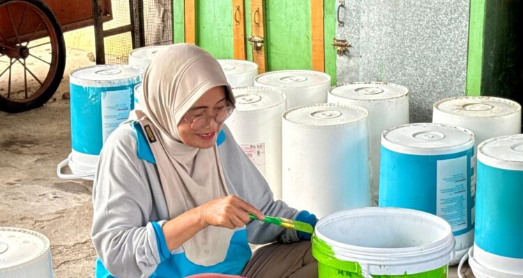 Memilah, memilih dan peduli: Pertamina Patra Niaga Regional Sumbagsel dukung warga Kasang kelola sampah (Dok. Humas Pertamina Patra Niaga Sumbagsel)