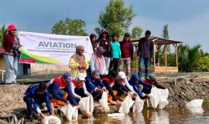 Lewat Aviation 2026, Pertamina Patra Niaga Sumbagsel semai mangrove dan harapan baru bagi masyarakat pesisir (Dok. Humas Pertamina Patra Niaga Sumbagsel / Seputarsumatera.com) Lewat Aviation 2026, Pertamina Patra Niaga Sumbagsel semai mangrove dan harapan baru bagi masyarakat pesisir (Dok. Humas Pertamina Patra Niaga Sumbagsel / Seputarsumatera.com)