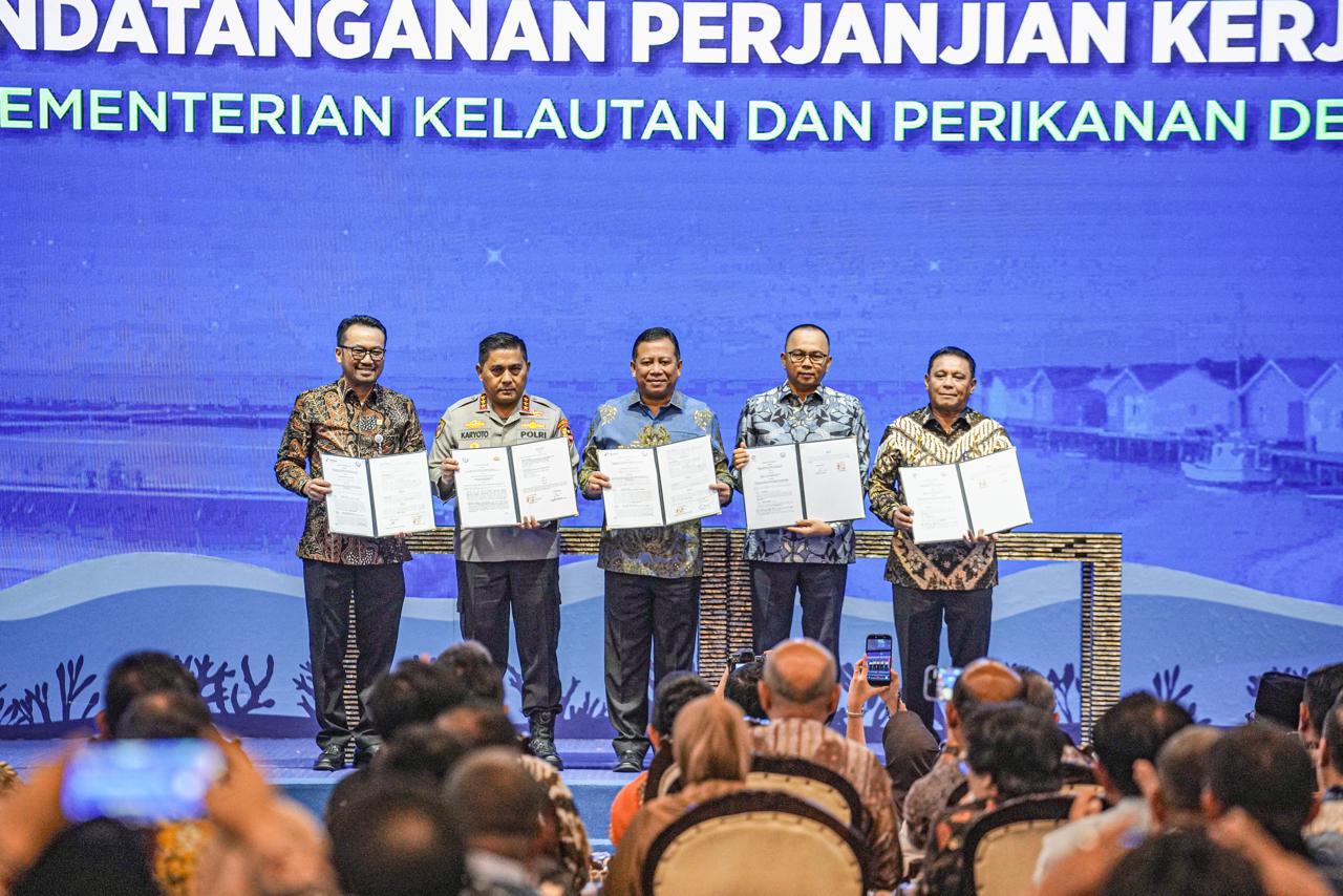 Pertamina Patra Niaga bersama Kementerian Kelautan dan Perikanan perkuat penyediaan energi bagi nelayan (Dok. Humas Pertamina Patra Niaga / Seputarsumatera.com)