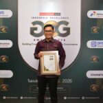 Direktur Manajemen Risiko PGN Eri Surya Kelana mewakili PGN menerima Indonesia Excellence Good Corporate Governance Ethics in Supporting National Energy Diversification and Transition - Oil and Gas Category pada ajang Indonesia Excellence Good Corporate Governance (GCG) Award 2026 (Dok. Humas PGN / Seputarsumatera.com)