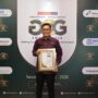 Direktur Manajemen Risiko PGN Eri Surya Kelana mewakili PGN menerima Indonesia Excellence Good Corporate Governance Ethics in Supporting National Energy Diversification and Transition - Oil and Gas Category pada ajang Indonesia Excellence Good Corporate Governance (GCG) Award 2026 (Dok. Humas PGN / Seputarsumatera.com)