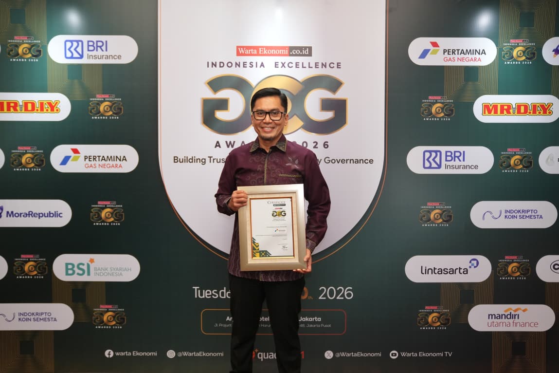 Direktur Manajemen Risiko PGN Eri Surya Kelana mewakili PGN menerima Indonesia Excellence Good Corporate Governance Ethics in Supporting National Energy Diversification and Transition - Oil and Gas Category pada ajang Indonesia Excellence Good Corporate Governance (GCG) Award 2026 (Dok. Humas PGN / Seputarsumatera.com) Direktur Manajemen Risiko PGN Eri Surya Kelana mewakili PGN menerima Indonesia Excellence Good Corporate Governance Ethics in Supporting National Energy Diversification and Transition - Oil and Gas Category pada ajang Indonesia Excellence Good Corporate Governance (GCG) Award 2026 (Dok. Humas PGN / Seputarsumatera.com)