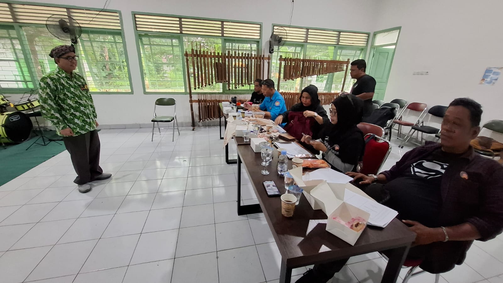 Salah satu peserta didik Sentra Budi Perkasa Palembang memukau juri dengan suaranya yang merdu dan tinggi (Seputarsumatera.com)