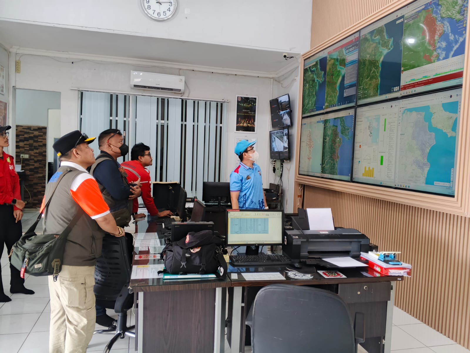 Command Center APP Group yang digunakan untuk memantau titik panas secara real time. Informasi tersebut membantu mempercepat koordinasi dan pengerahan MPA dan RPK (Dok. Humas BNPB/ Seputarsumatera.com)